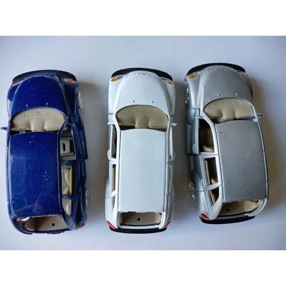 Chrysler PT Cruiser 2000 5" Diecast Scale 1/34 Models Bundle of 3 Cars - Picture 12 of 12